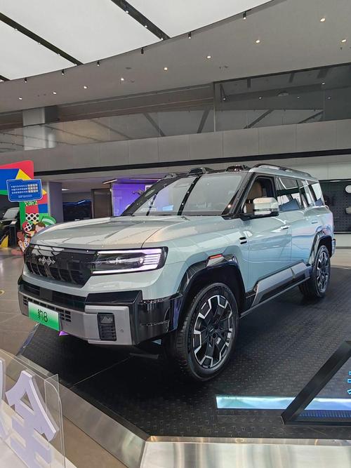 惠州322比亚迪方程豹硬派越野的爆款，英菲尼迪35周年与你共成长